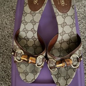 Gucci brown sandal